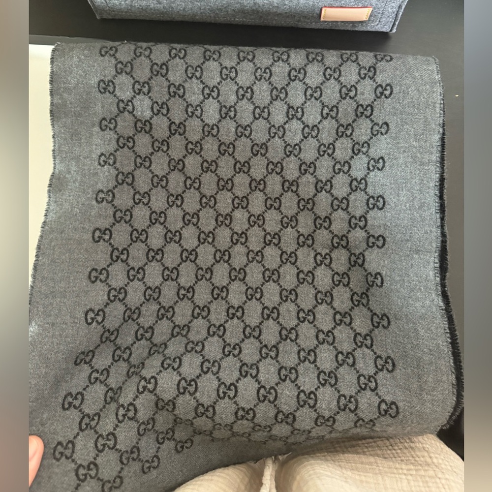 Gucci scarf